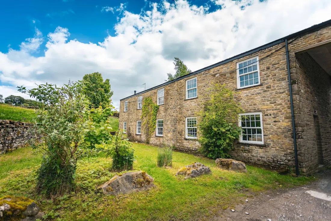 The Green Dragon Inn and Hardraw Force, York